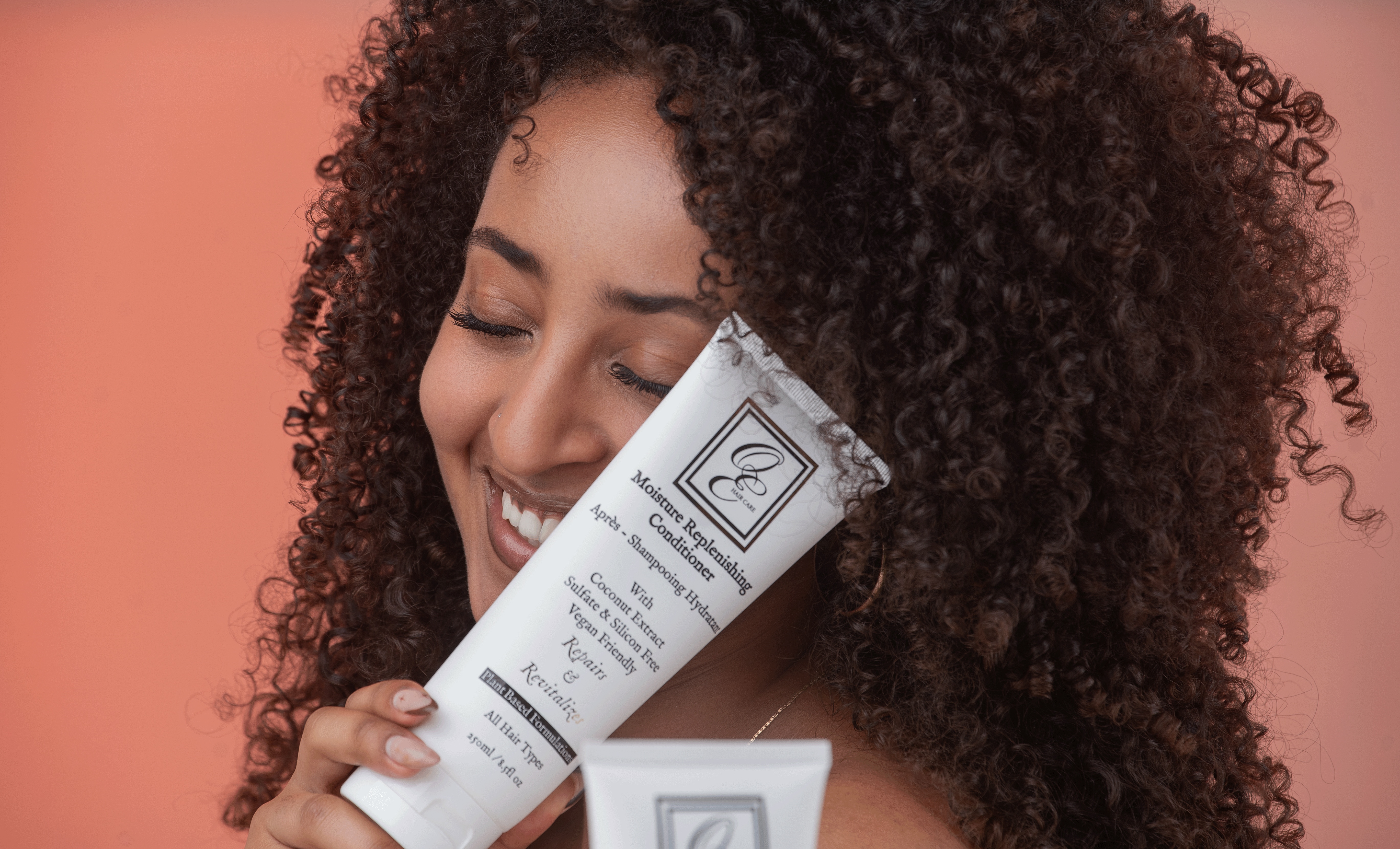 Moisture Replenishing Conditioner with Coconut extract